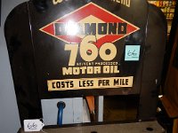 66 - DIAMOND 60 MOTOR OIL DISPLAY/CAN RACK