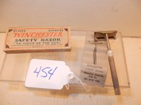 454) WINCHESTER SAFETY RAZOR IN ORIGINAL BOX (MISSING END FLAP)