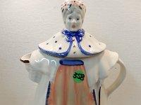 358 - SHAWNEE GRANNIE ANNIE TEA POT