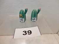 39 - ROSEMEADE DEVILS FINGER CACTUS SHAKERS