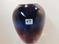 47 - UND TRI-COLOR VASE